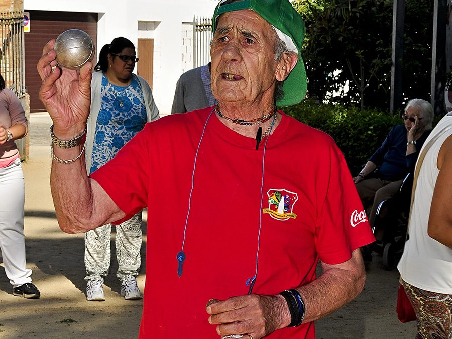 Campeonato de petanca en la residencia de ancianos Hernando de Soto