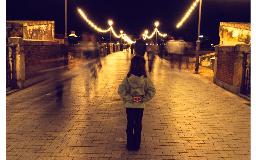 Reto mensual ASFOJE Diciembre 2025: luces en la ciudad